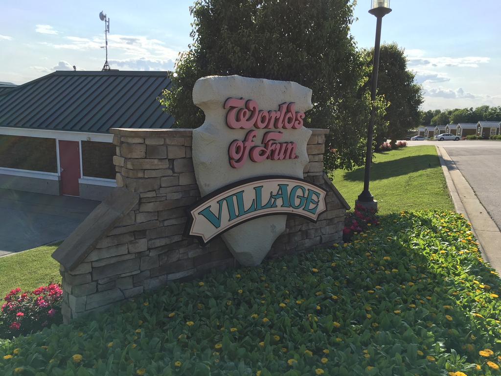 Worlds Of Fun Village Kansas City Exterior photo