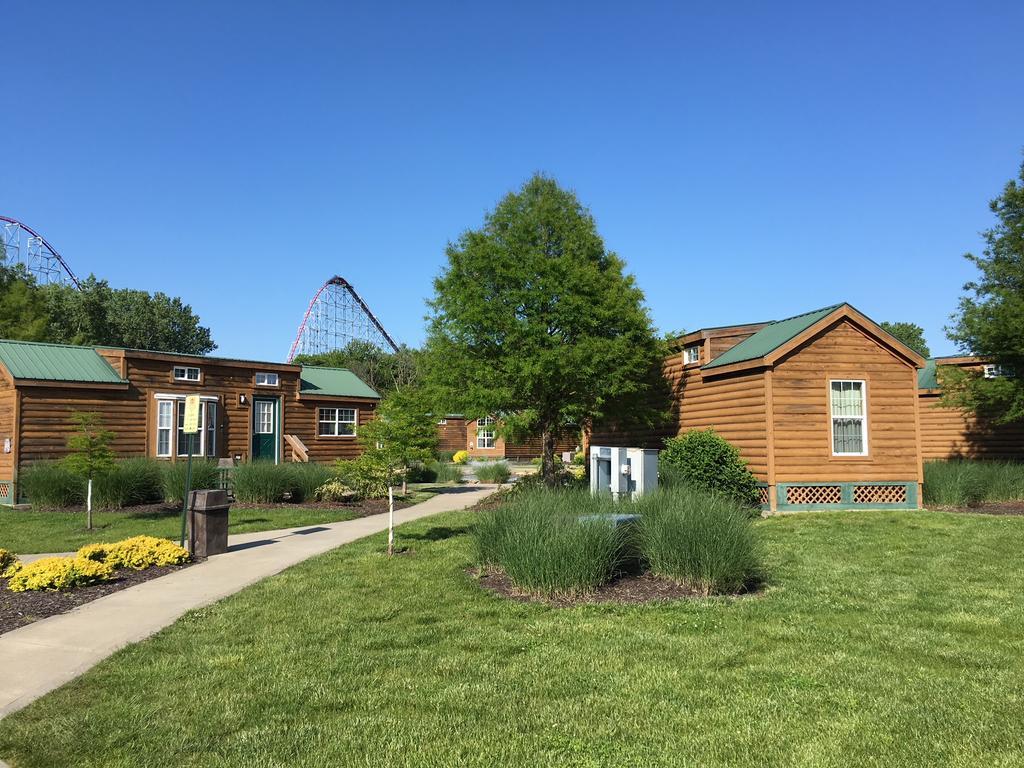 Worlds Of Fun Village Kansas City Exterior photo