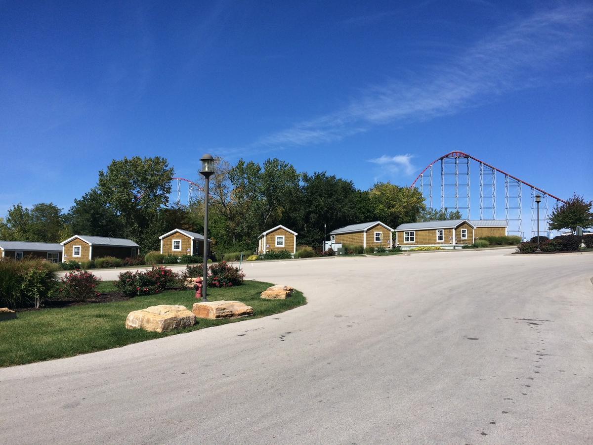 Worlds Of Fun Village Kansas City Exterior photo